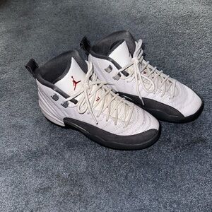 Jordan 12 Retro White and Dark Grey Size 6